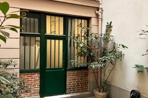 Cosy Renovated Studio Republique Paris Apartment