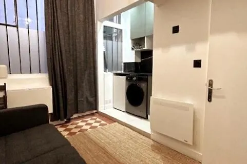 Cosy Renovated Studio Republique Paris 0*,  France