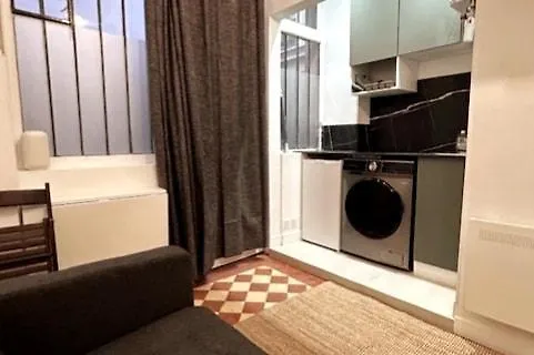 Cosy Renovated Studio Republique Paris Apartment