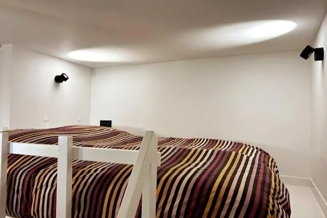 Cosy Renovated Studio Republique Paris France
